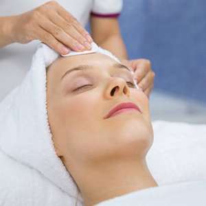 OXYCURA Facial